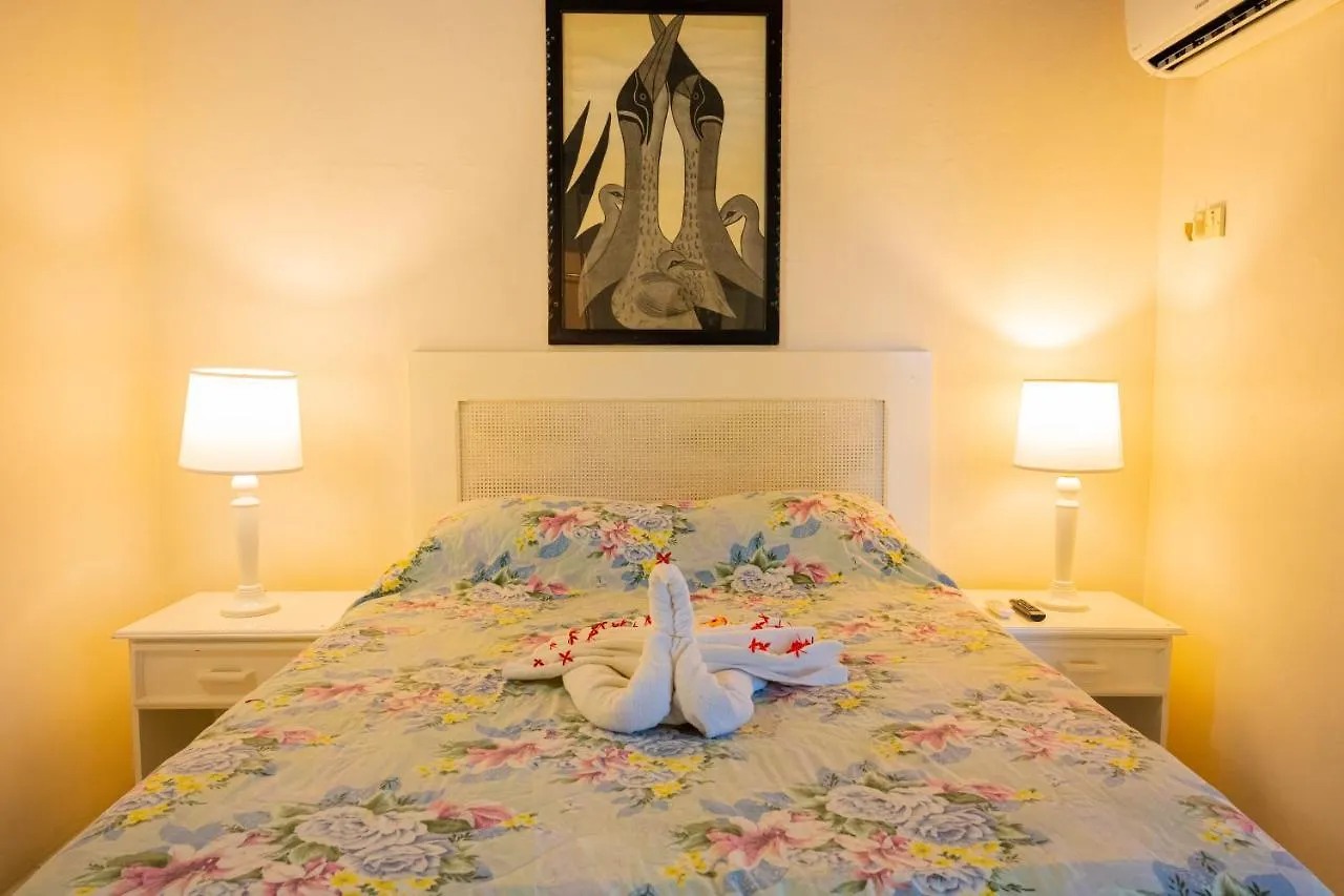 Shields Negril Villas 3*,  جامايكا