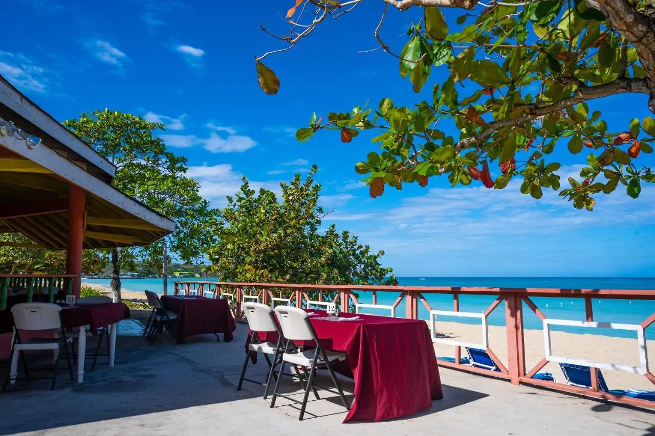 Shields Negril Villas 3*,  جامايكا